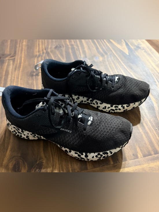 Brooks Shoes - women’s Brooks Revel 4